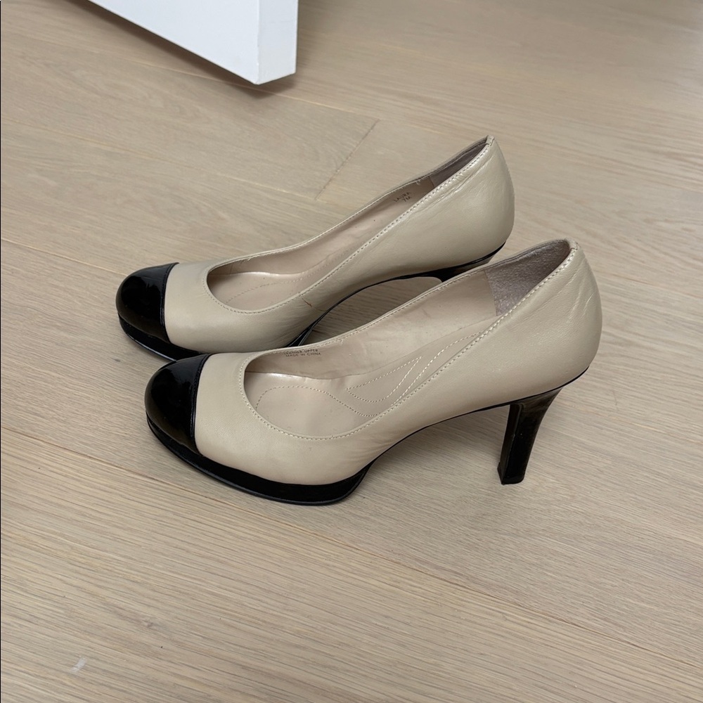 Tahari Elegant Beige and Black Women's Heels 7